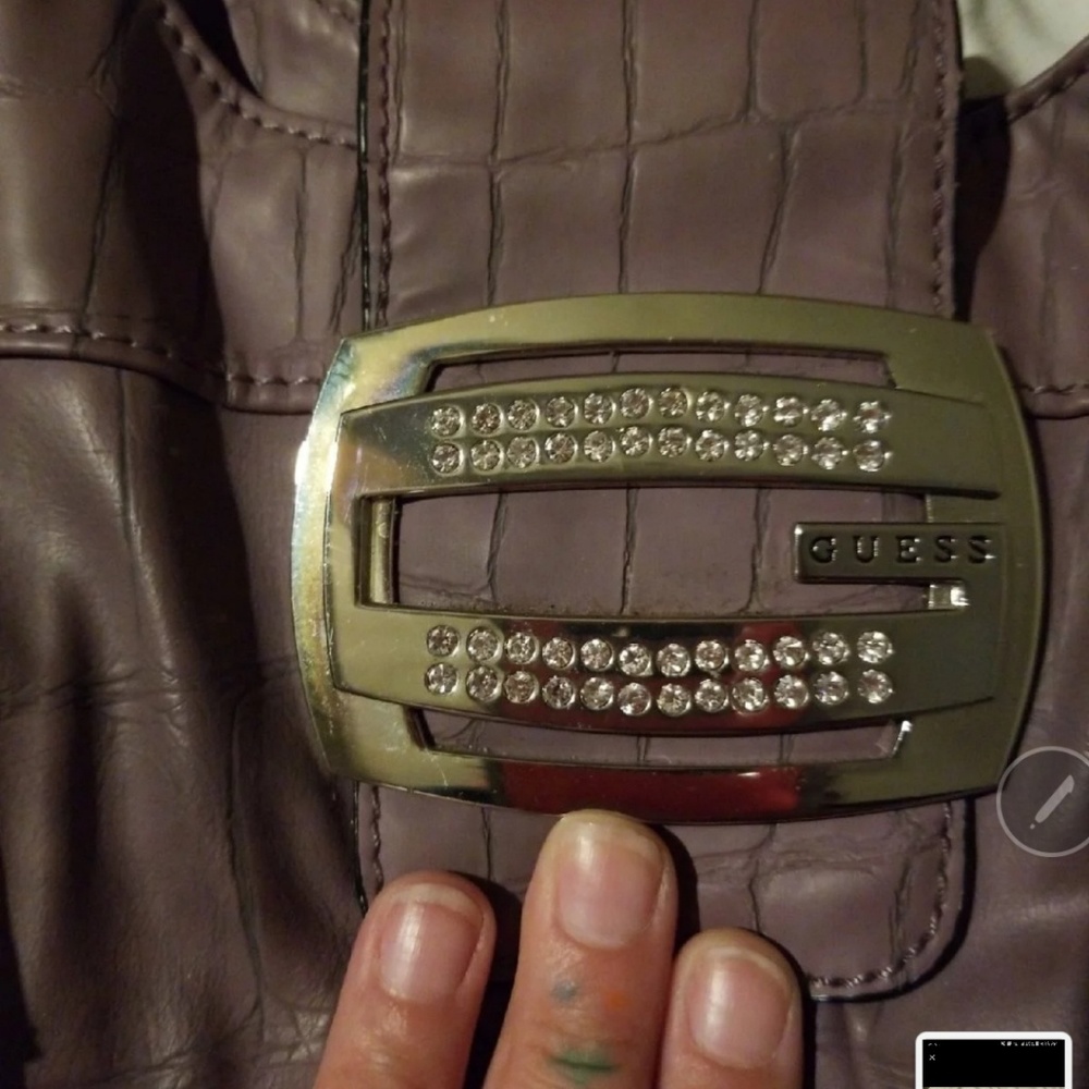 GUESS PURSE - Picture 2 of 8